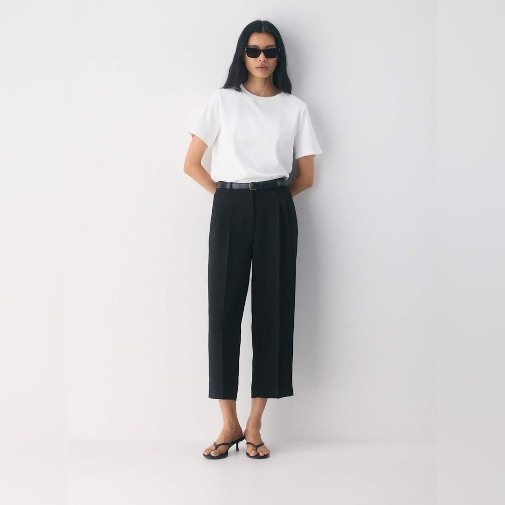 ARITZIA Dark Greige Feminine Crepette Minimalist The Effortless Pants Size 00
